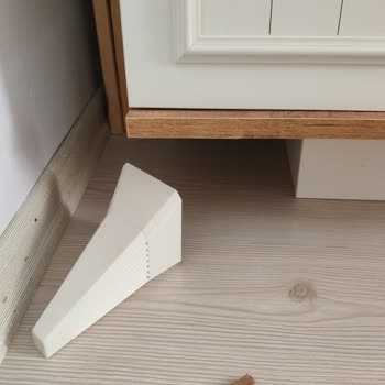 Aldığım Dolabın Ayağı Kolayca Kırıldı Mağaza Çözüm Sunmuyor