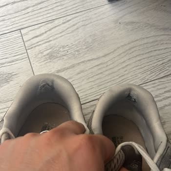 Skechers Ayakkabıda İç Astar Yırtılması Ve Koku Problemi Sonrası Garanti Talebimin Reddedilmesi