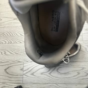 Skechers Ayakkabıda İç Astar Yırtılması Ve Koku Problemi Sonrası Garanti Talebimin Reddedilmesi