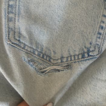 Mavi Jean'de Garanti Süresinde Üretim Hatalı Yırtılma Sorunu