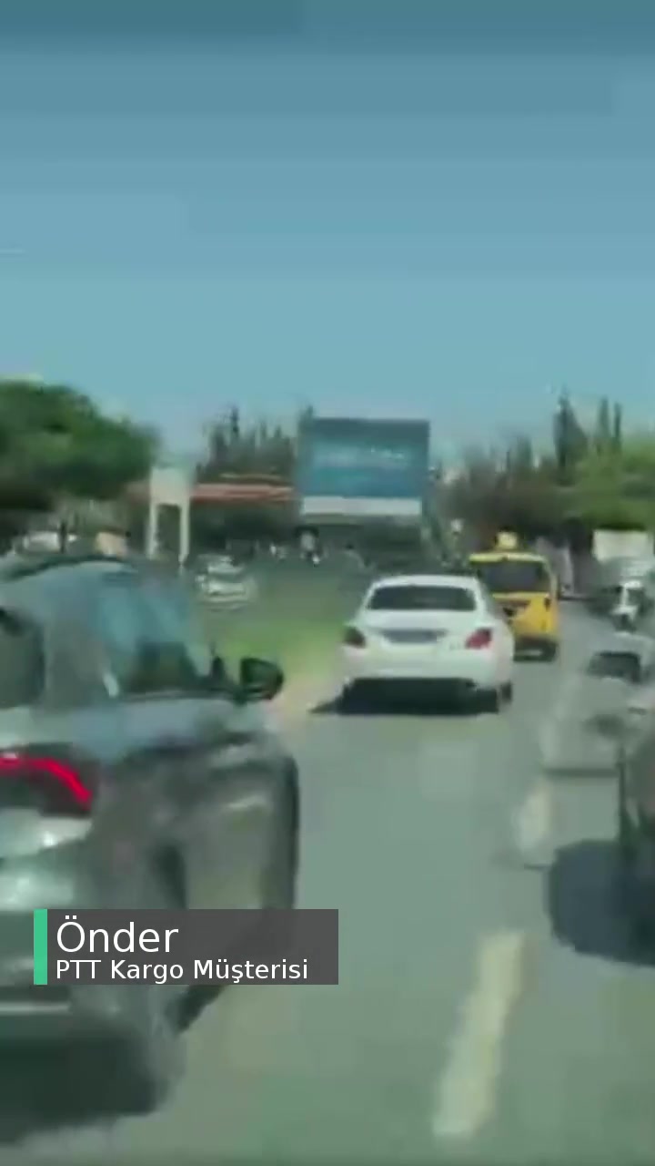 PTT Kargo Aracı Makas Atıyor videonun kapak resmi