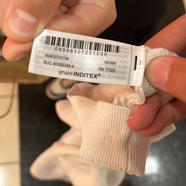 Zara'dan Alınan Kazak İlk Yıkamada Küçüldü, Mağaza Yardımcı Olmadı