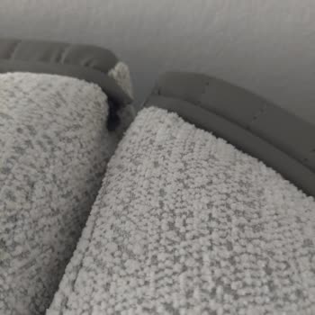 Mahkeme Kararına Rağmen Koltuklar Evimden Alınmıyor, Çözüm Bekliyorum