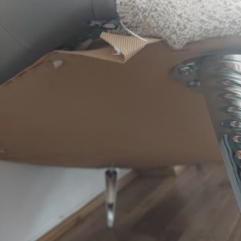 Mahkeme Kararına Rağmen Koltuklar Evimden Alınmıyor, Çözüm Bekliyorum