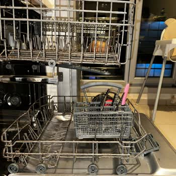 Teka Bulaşık Makinesi Sepetleri Paslandı, Yedek Parça Bulamıyorum Ve Servis Ücreti Çok Yüksek