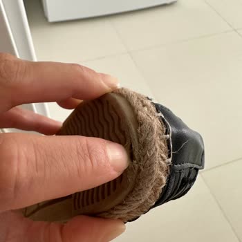 2 Haftada Tabanı Yarılan Ayakkabıya İade Reddi Mağduriyetim Giderilsin