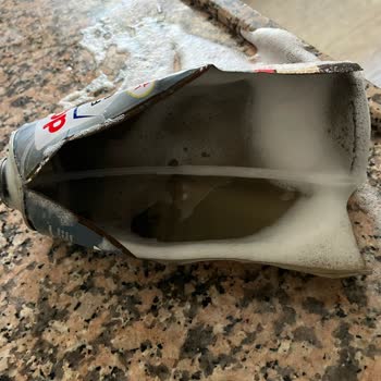 Köpük Yağ Sökücü Dolapta Patladı Dolap Hasar Gördü