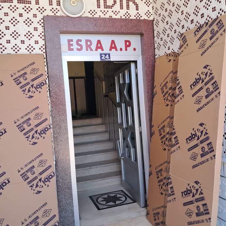 Teslimat Ürünleri Bina Dışına Bırakıp Ek Ücret Talep Etti
