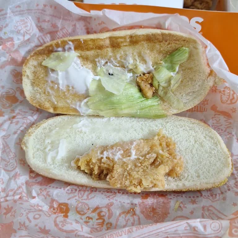 Popeyes Siparişimdeki Burgerlerde Küçük Tavuk Parçaları Hayal Kırıklığı Yarattı