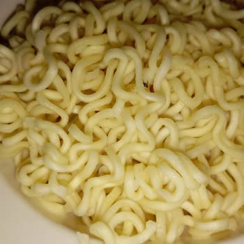 Noodle Ürününde Böcek Çıkması Nedeniyle Değişim Talebi