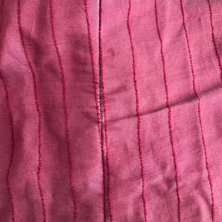 Aldığım Elbise Hem Defolu Hem De Yanlış Beden, Müşteri Hizmetleri İlgisiz Kaldı