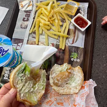 Popeyes Çocuk Menüsünde Görsel İle Sunulan Ürün Uyumsuzluğu Ve Yetersiz Müşteri İlgisi