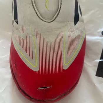 Adidas Çocuk Ayakkabısı Kısa Sürede Yırtıldı, Garanti Kapsamında Değişim İstiyorum