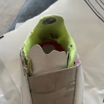 Adidas Çocuk Ayakkabısı Kısa Sürede Yırtıldı, Garanti Kapsamında Değişim İstiyorum