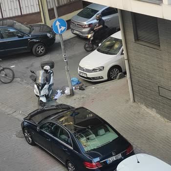 Kağıthane Ortabayır'da Çöpler Ve Kötü Koku Mahalleliyi Canından Bezdirdi