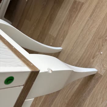 Teslimatta Hasarlı Gelen Yatak Odası Takımının Parçaları Bir Aydır Değiştirilmiyor