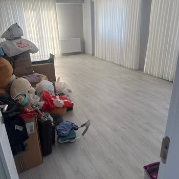 Teslimatı Geciken Mobilyalar Nedeniyle Yaşadığım Mağduriyet Ve İletişimsizlik