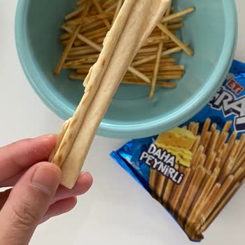 Krakerin İçinden Hamur Ve Çubuk Çıktı Firma Dönüş Yapmadı