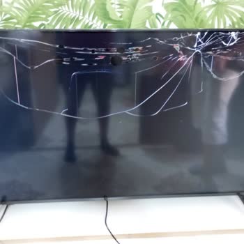 Kırık Teslim Edilen Televizyon İçin 14 Gündür Çözüm Bekliyorum