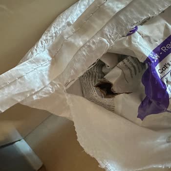 Hasarlı Mama Paketi Ve İade Sürecinde Çözüm Sunulmaması Nedeniyle Mağduriyet