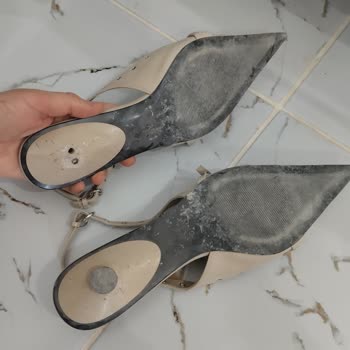 Yeni Alınan Ayakkabının Kısa Sürede Topuğunun Kırılması Hayal Kırıklığı Yarattı