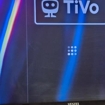 Vestel 43U9600 TV'de 6 Aydır Devam Eden Ekran Çizgi Sorunu Çözülmüyor