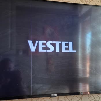 Vestel 43U9600 TV'de 6 Aydır Devam Eden Ekran Çizgi Sorunu Çözülmüyor