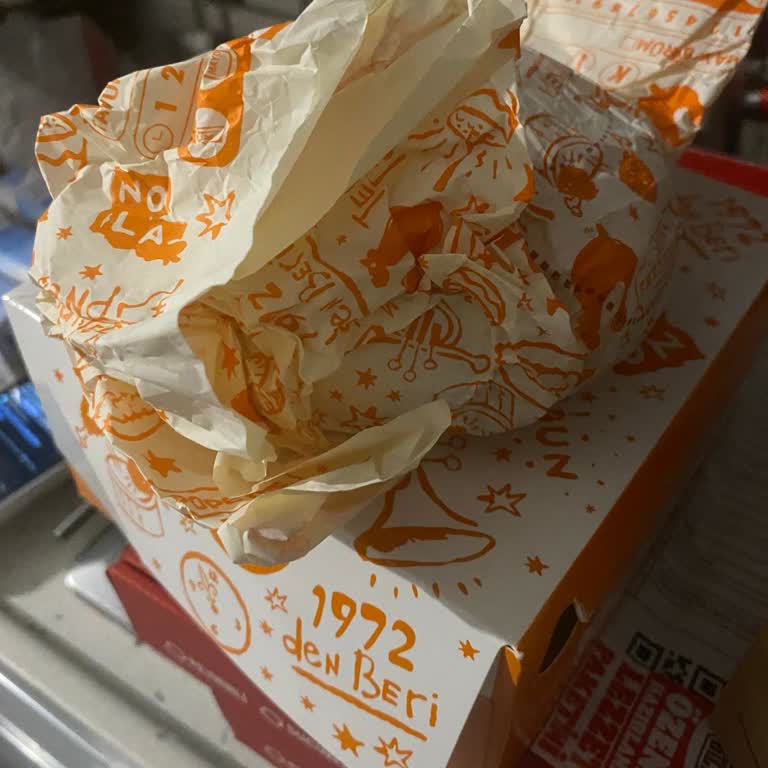 Siparişimde Eksik Burgerler Ve Müşteri Hizmetlerine Ulaşamama Sorunu