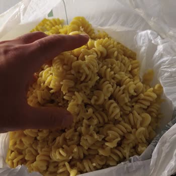 Pastavilla Bronz Makarna: Dağılan Formu Ve Kötü Deneyimiyle Hayal Kırıklığı