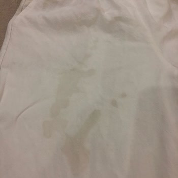 Bir Kez Giyilen Pantolonda Leke Ve Mağazada İlgisizlik