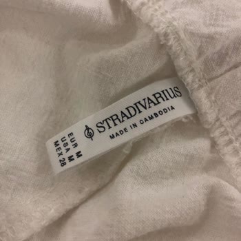 Bir Kez Giyilen Pantolonda Leke Ve Mağazada İlgisizlik