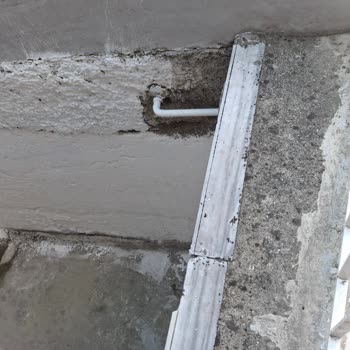 Superonline’ın Altyapı Çalışması Sonrası Kaldırım Ve Su Borusu Zararı Giderilmiyor