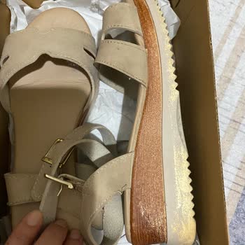 Kısa Sürede Deforme Olan Sandalet İçin İade Veya Değişim Talebi