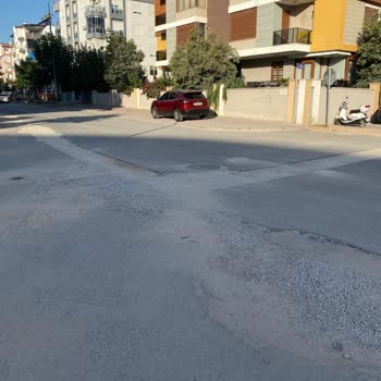 Sürekli Su Kesintisi Ve Yarım Kalan Yol Çalışmaları Mağduriyeti