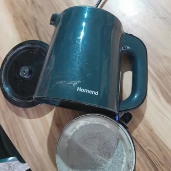 Çay Makinesi Alt Kısmı Aniden Çıktı Kaynar Su Ayağıma Döküldü