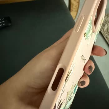 Satın Aldığım Guess İphone Kılıfı 1 Haftada Renk Attı Ve Sarardı