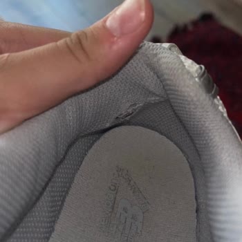 Aldığım Ayakkabı Kusurlu Ve Kirli Geldi, Satıcıya Ulaşamıyorum