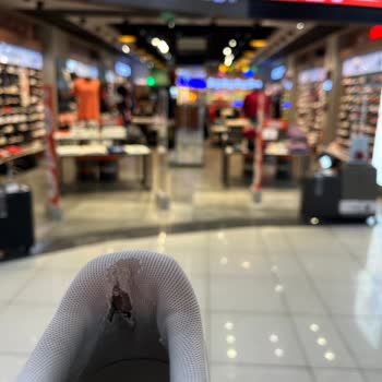 Kısa Sürede Hasar Gören Ayakkabıya Mağaza İlgisizliği