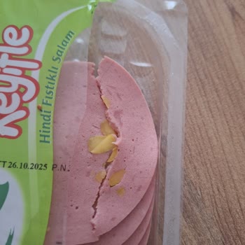 Salamda Yabancı Madde Tespiti ve Hijyen Endişesi