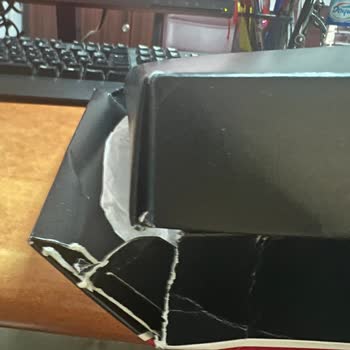 Tommy Hilfiger Siparişim Hediyelik Olarak Uygun Olmayan Kutu Ve Etiketle Gönderildi, Müşteri Hizmeti Çözüm Sunmadı