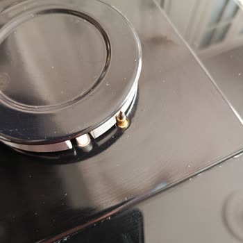 Bosch Ankastre Ocakta Kısa Sürede Oluşan İz Ve Kırıklar İçin Çözüm Bekliyorum