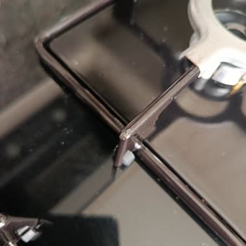 Bosch Ankastre Ocakta Kısa Sürede Oluşan İz Ve Kırıklar İçin Çözüm Bekliyorum