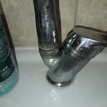 Kuğu Lavabo Armatürü Kısa Sürede Çürüyüp Dağıldı Başlık Koptu