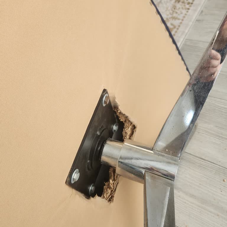 Tekli Koltukta Tekrarlayan Çökme Sorunu Ve Ücretli Servis Talebi
