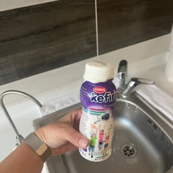 Altınkılıç Yaban Mersinli Kefir Şişesi Patladı Ve Köpürdü