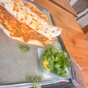 Yüksek Fiyat, Eksik Sunum: Lahmacunun Yanında Domates Bile Yok!