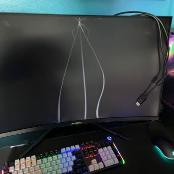 Monster Notebook Kırık Gelen Monitör İçin Hızlı Değişim Talebi