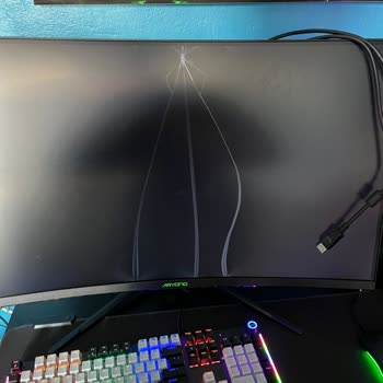 Monster Notebook Kırık Gelen Monitör İçin Hızlı Değişim Talebi