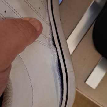 Kısa Sürede Açılan Adidas Ayakkabı İçin Değişim Talebi