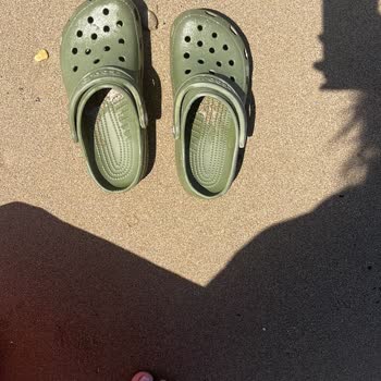 Hepsiburada Crocs Sandaletin Tekinde Boyut Sorunu ve Garanti Reddi Şoku